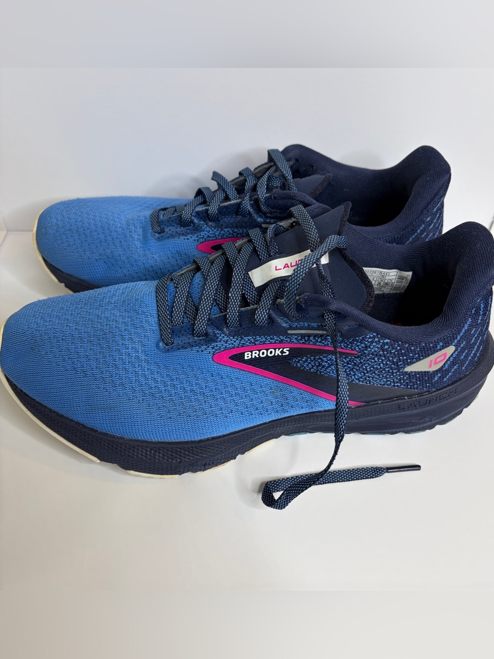 Brooks Launch 10 Women's Blue Running Shoes with Pink Accent Size 9